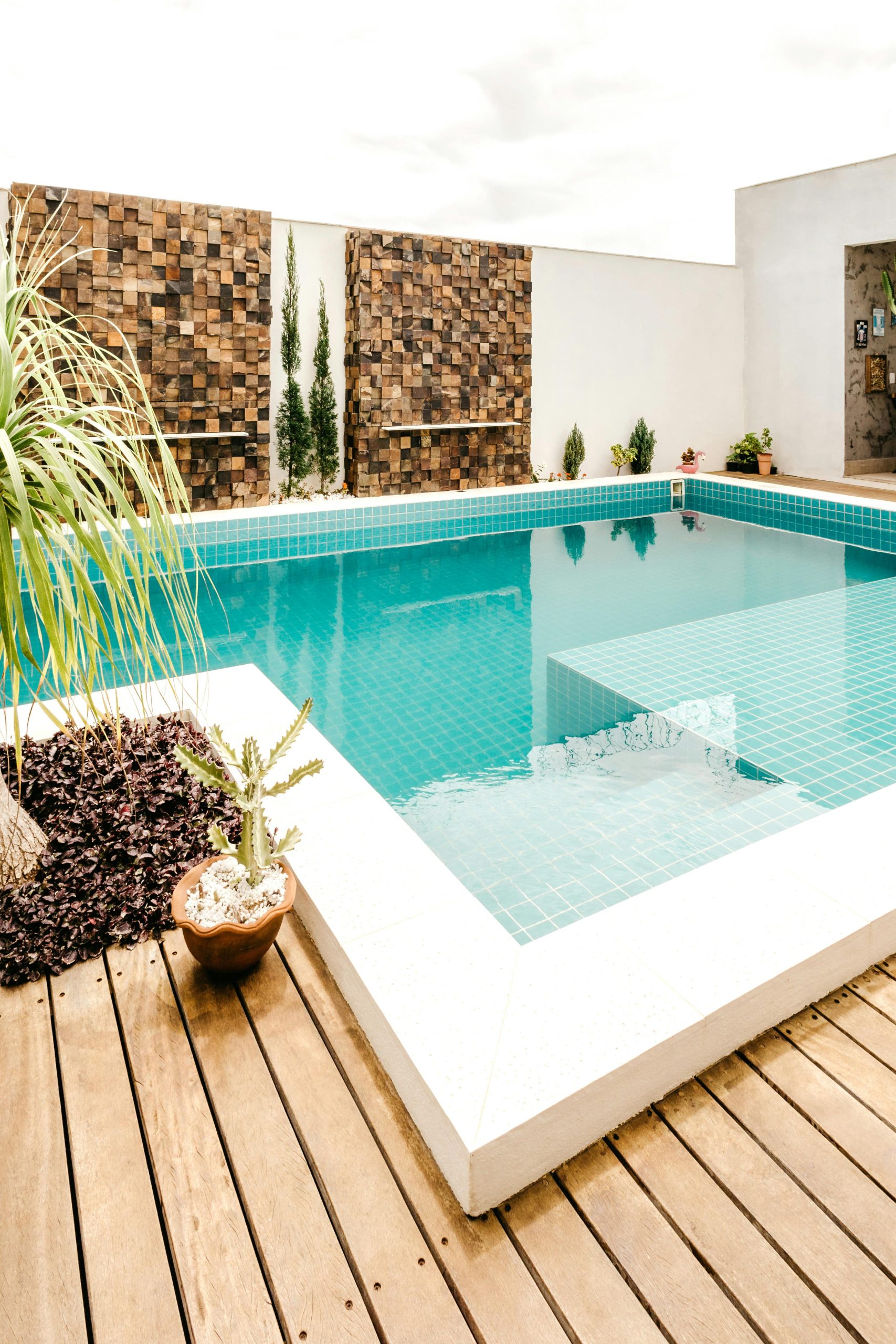 Pool surround Tiles cleaning Sydney