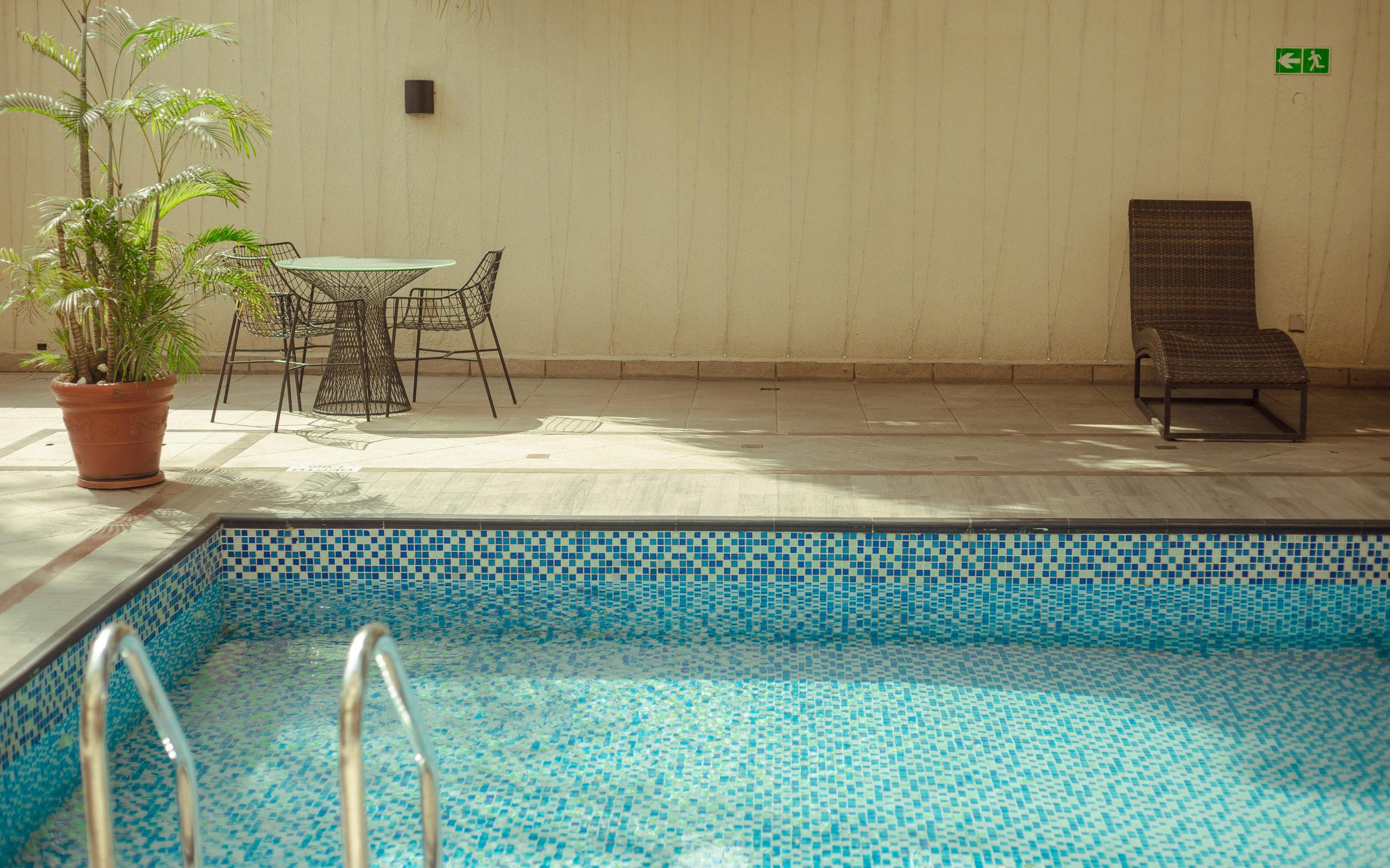 Pool surround Tiles cleaning Sydney